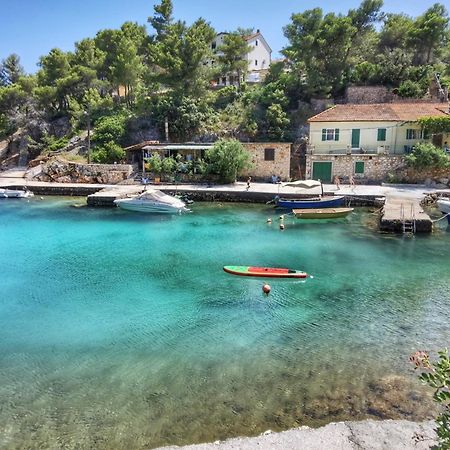 Holiday Hvar Vrbanj Luaran gambar
