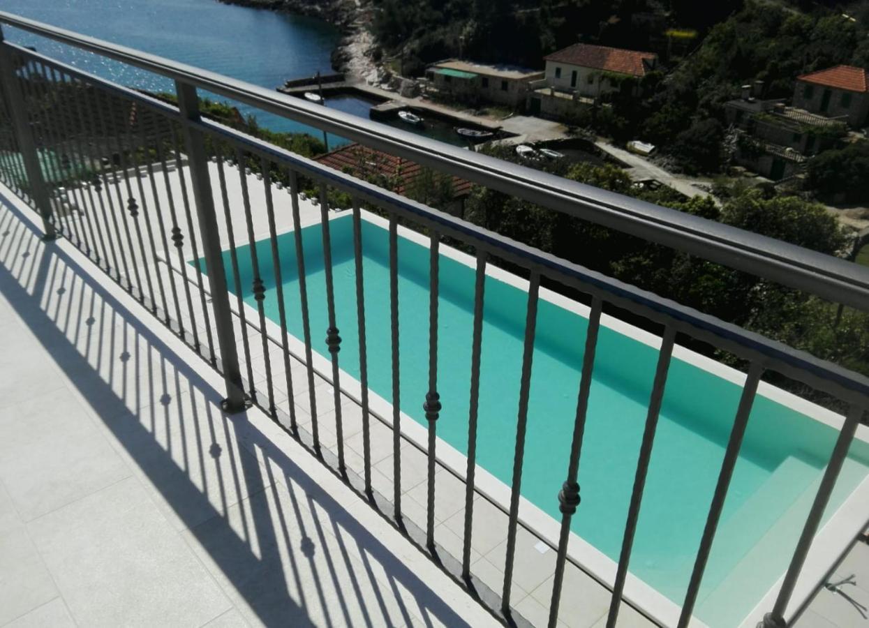 Holiday Hvar Vrbanj Luaran gambar