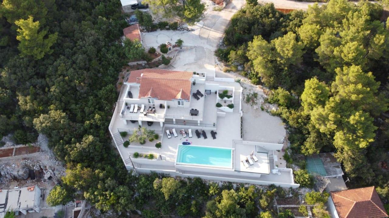Holiday Hvar Vrbanj Luaran gambar