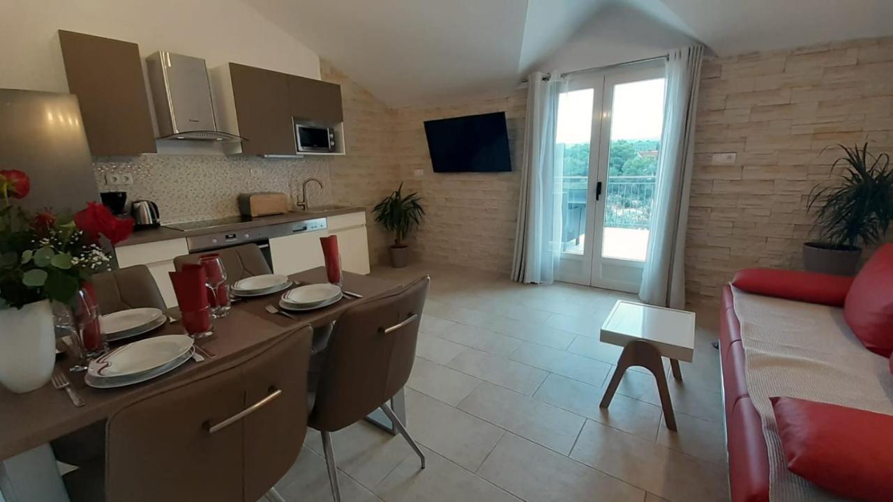 Holiday Hvar Vrbanj Luaran gambar