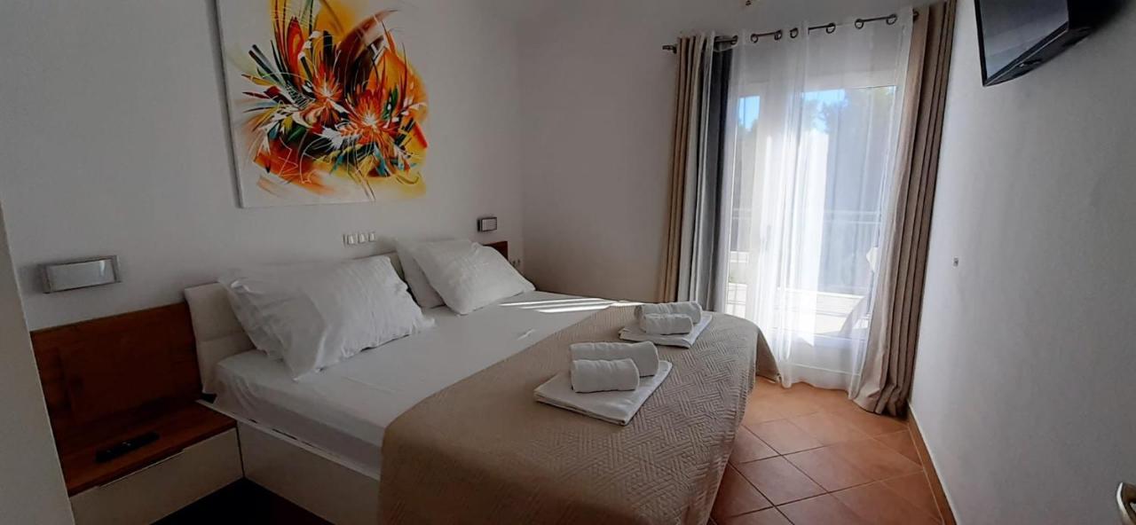 Holiday Hvar Vrbanj Luaran gambar