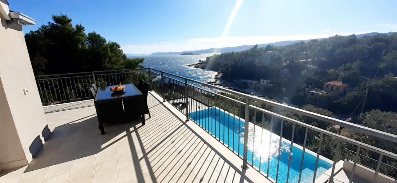 Holiday Hvar Vrbanj Luaran gambar