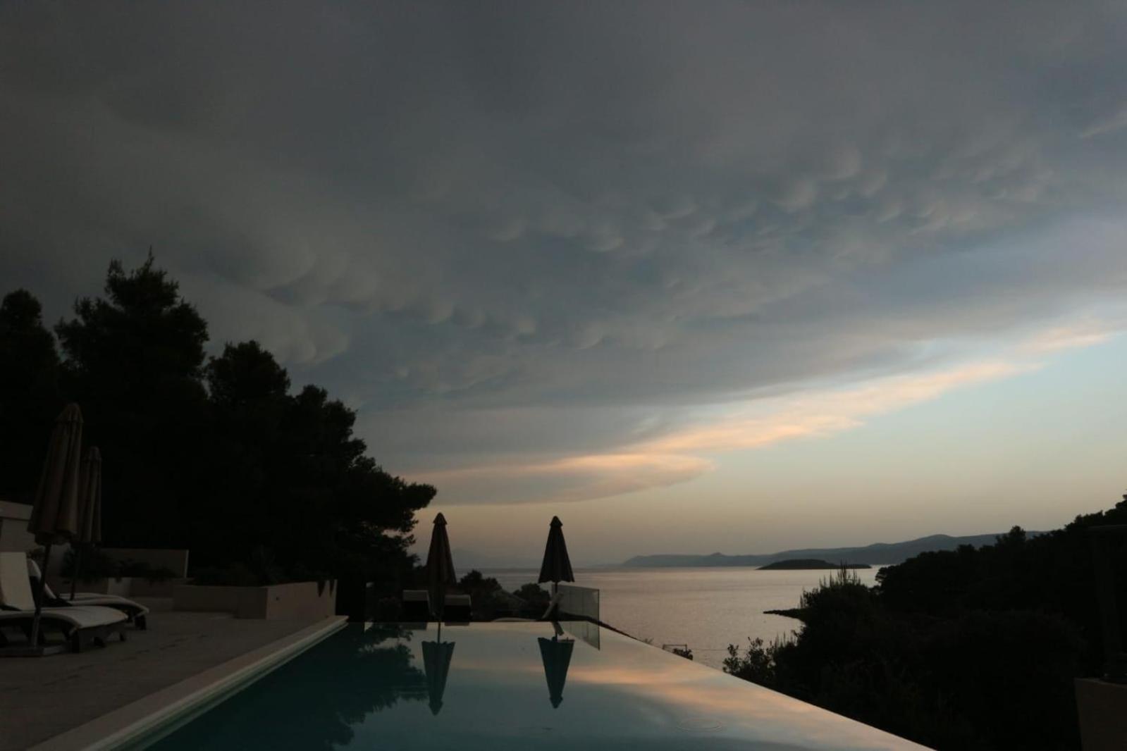 Holiday Hvar Vrbanj Luaran gambar