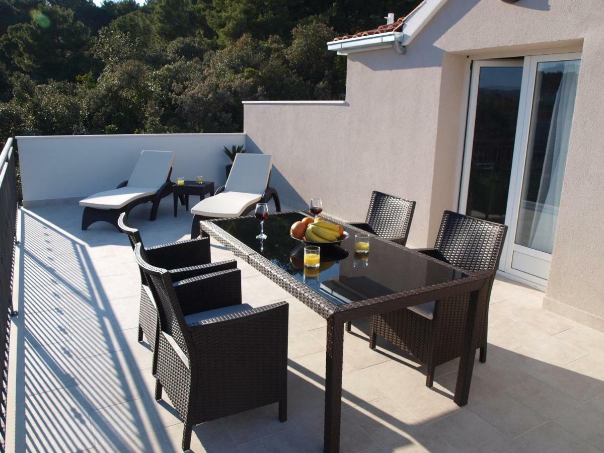Holiday Hvar Vrbanj Luaran gambar