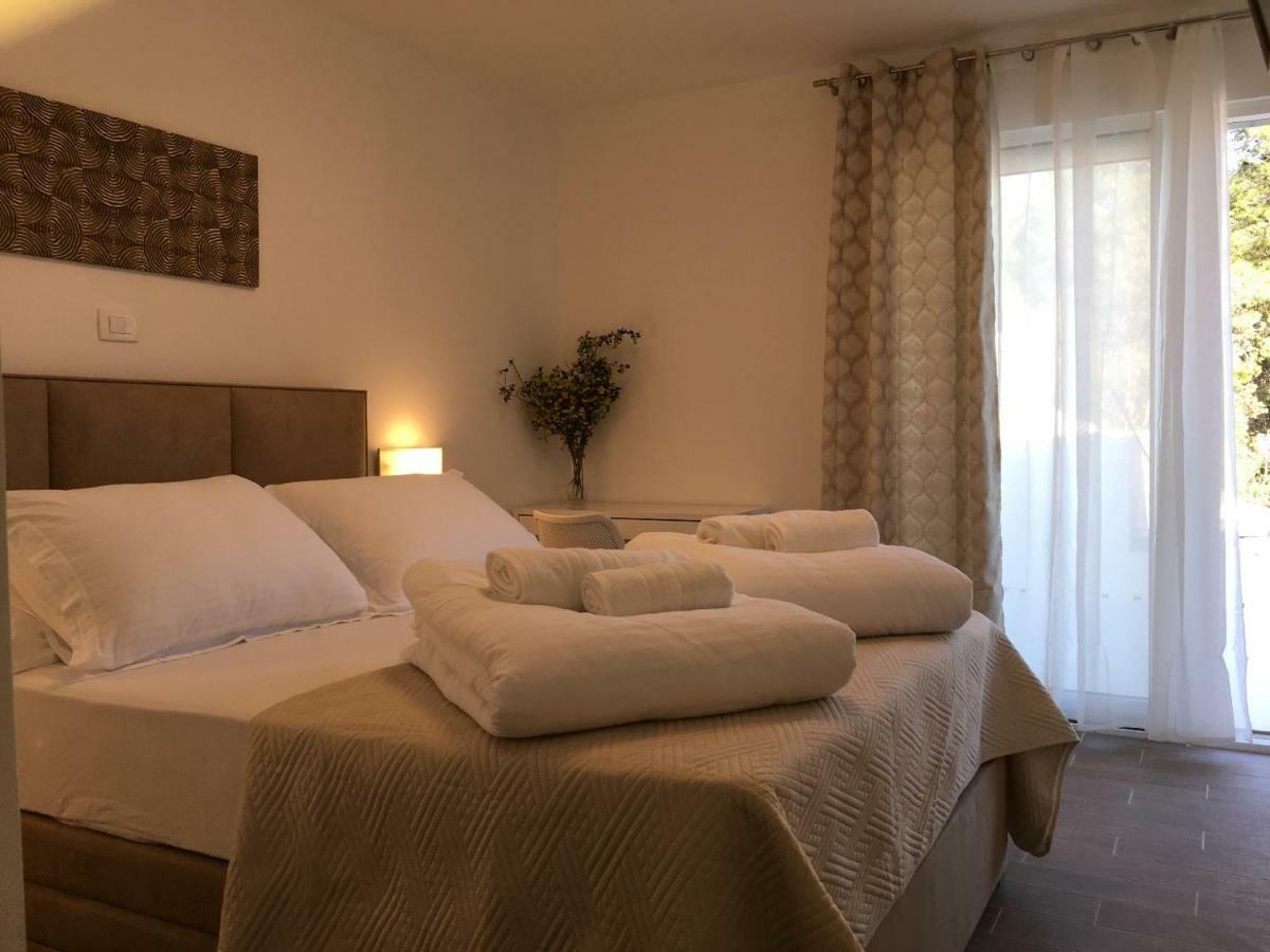 Holiday Hvar Vrbanj Luaran gambar