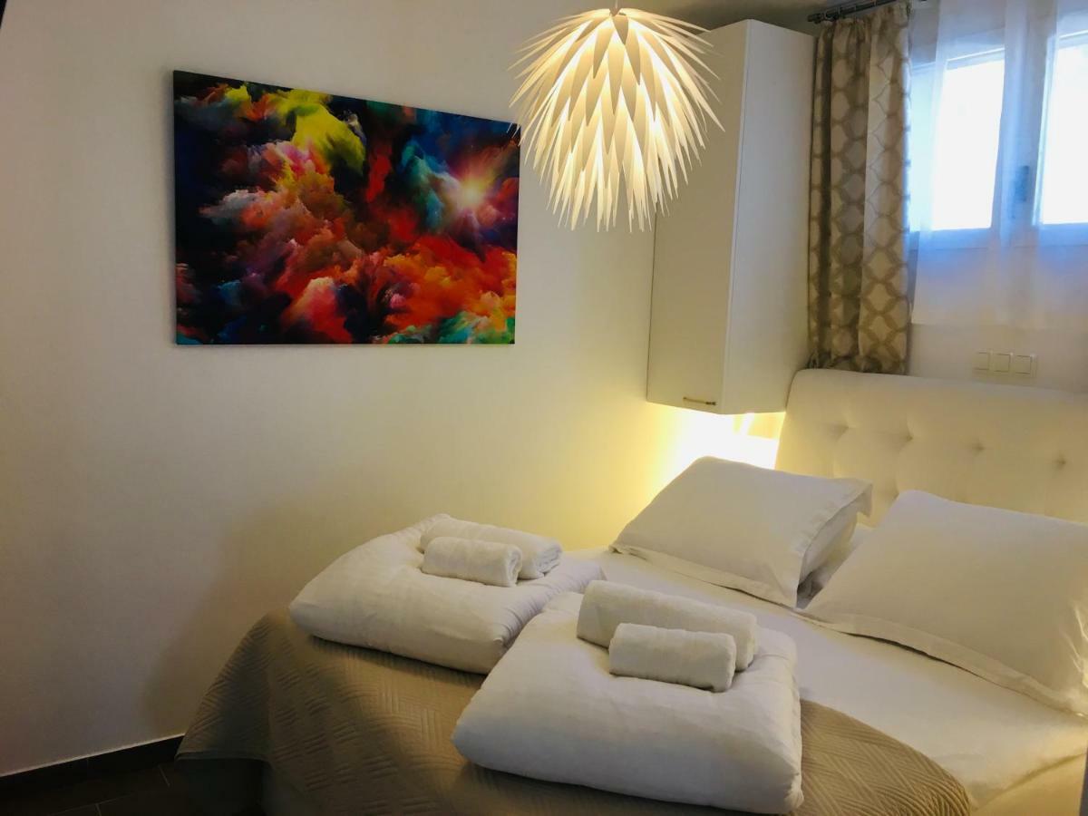Holiday Hvar Vrbanj Luaran gambar