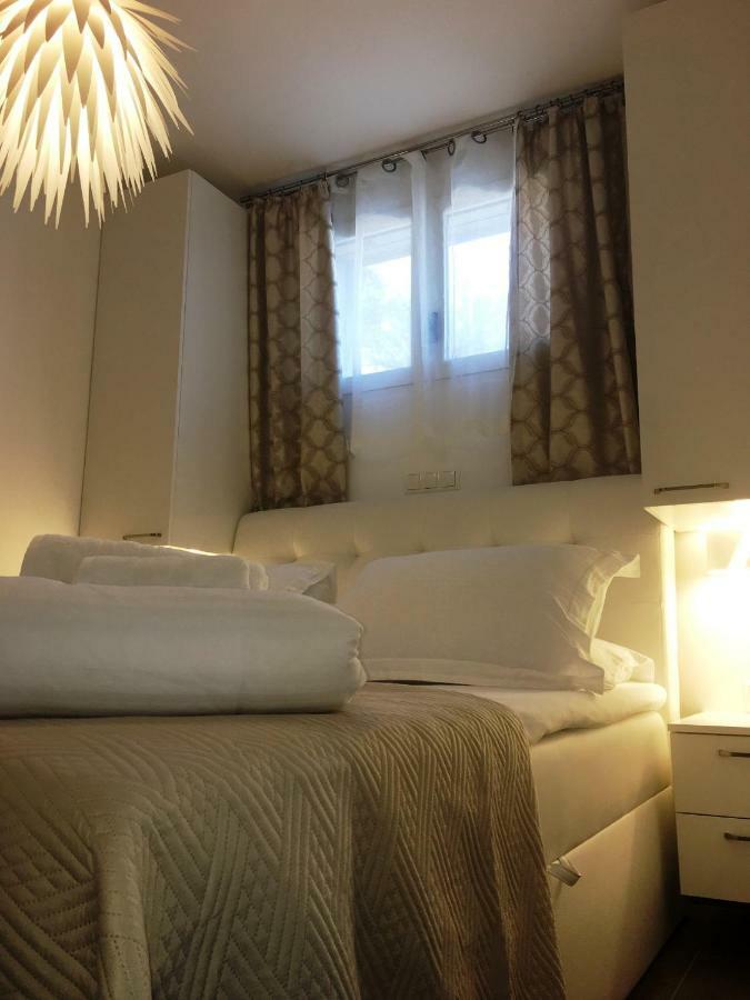 Holiday Hvar Vrbanj Luaran gambar
