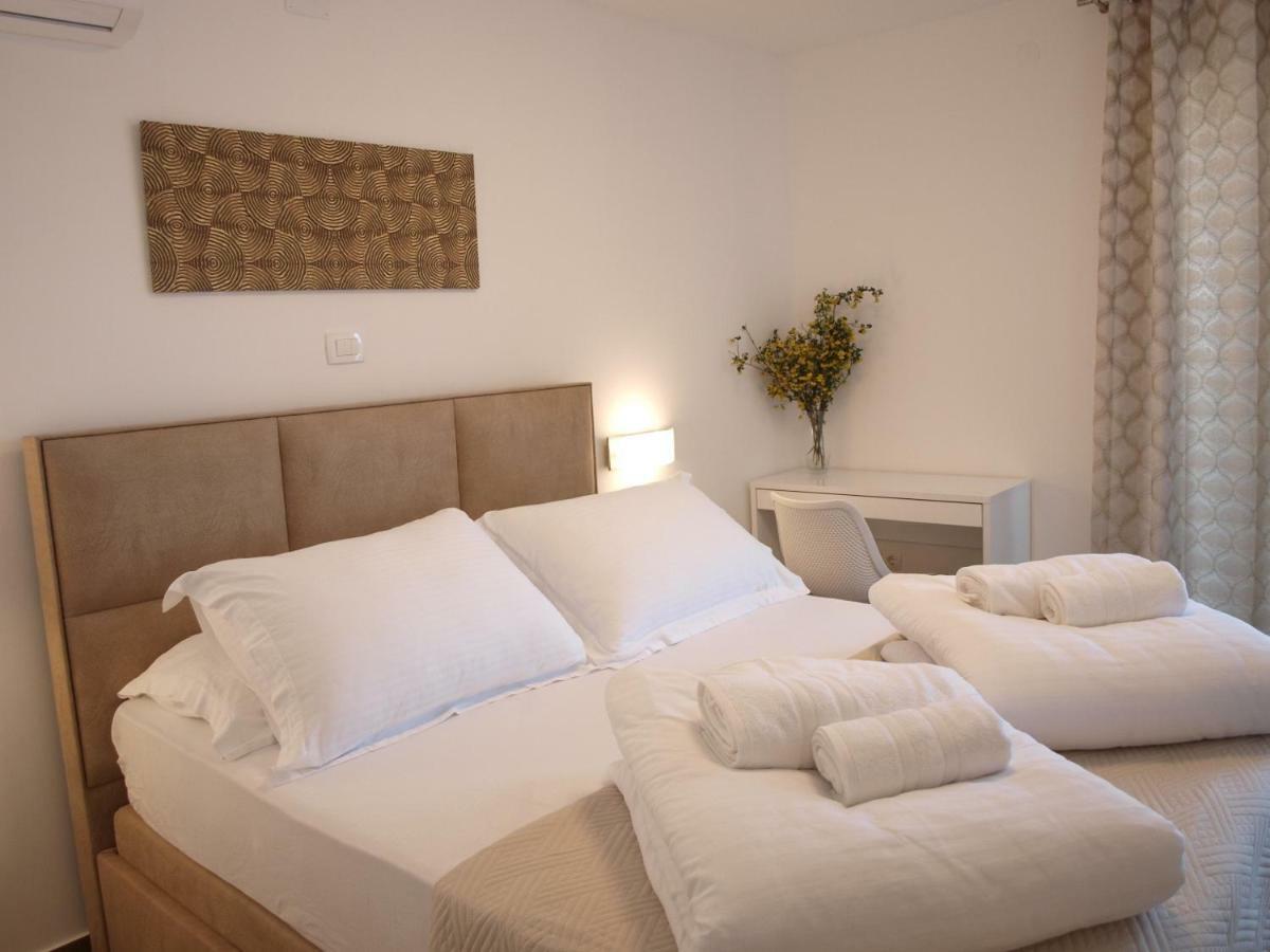 Holiday Hvar Vrbanj Luaran gambar