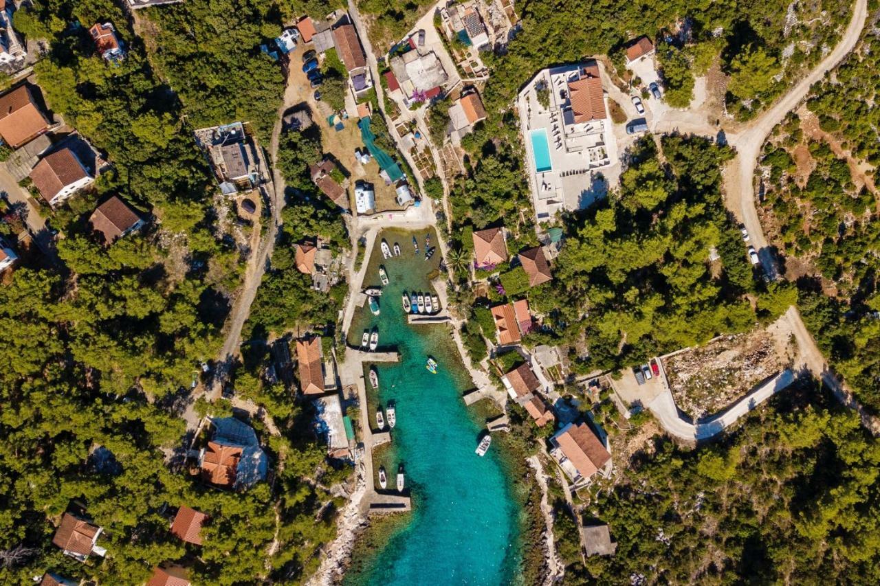 Holiday Hvar Vrbanj Luaran gambar