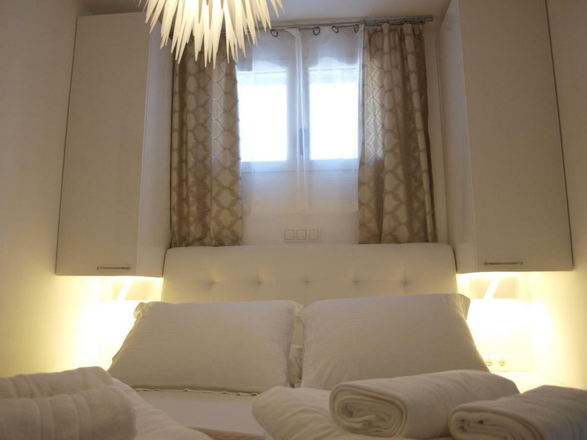 Holiday Hvar Vrbanj Luaran gambar